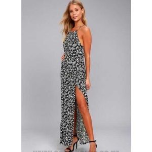 Lulu’s Black and White Floral Maxi Dress (Sz M)